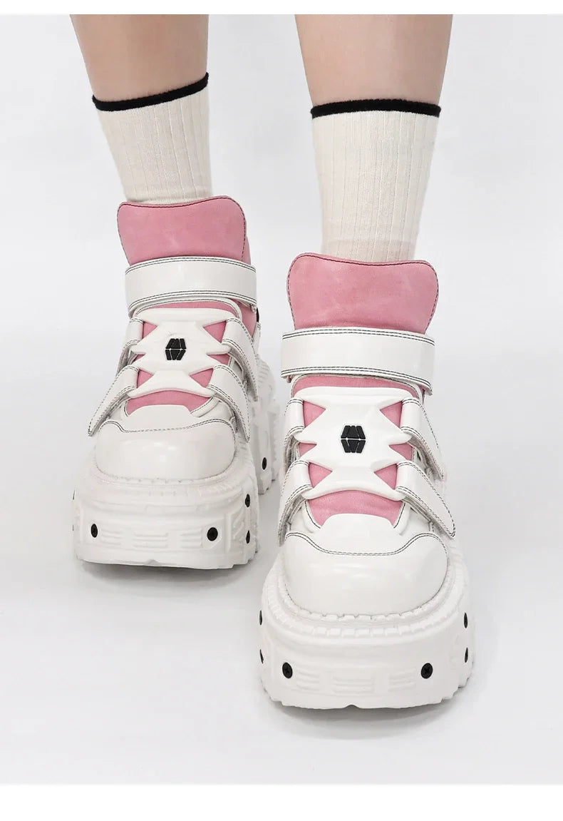 Pink Style Women’s Knee-High Boots – Lace-Up Platform Heel with Metal Detail