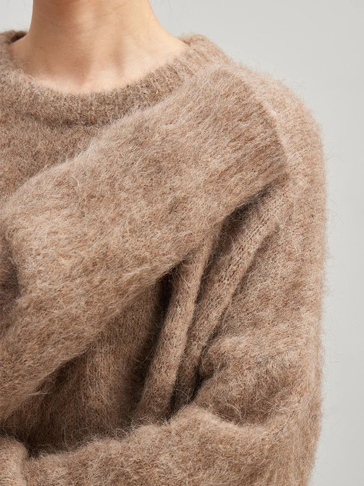 Warm Alpaca Pullover for Women – Fall/Winter 2025