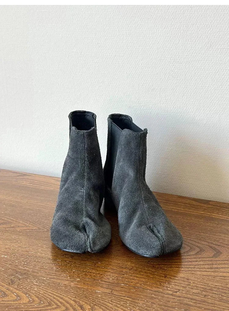 Gray Retro Tabi Toe Nubuck Ankle Boots – Chunky Low Heel Vintage Style