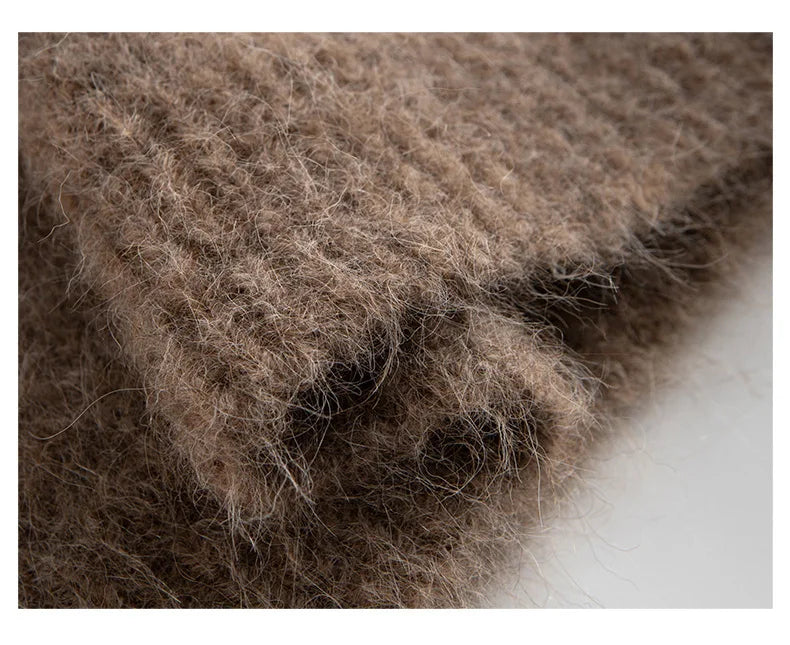Warm Alpaca Pullover for Women – Fall/Winter 2025
