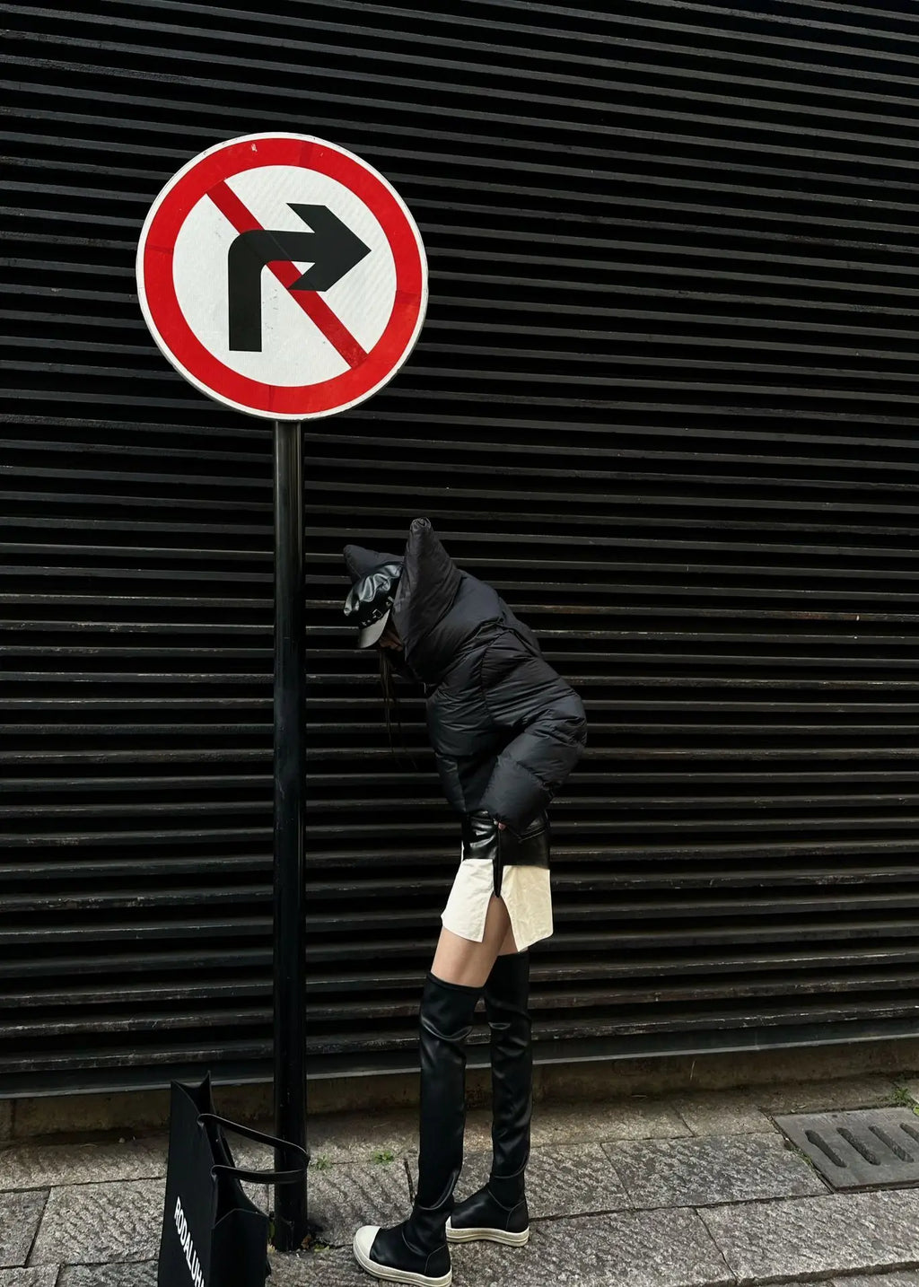 HKSH Asymmetrical Short Down Jacket – Stand Collar Dark Style Winter Coat for Women