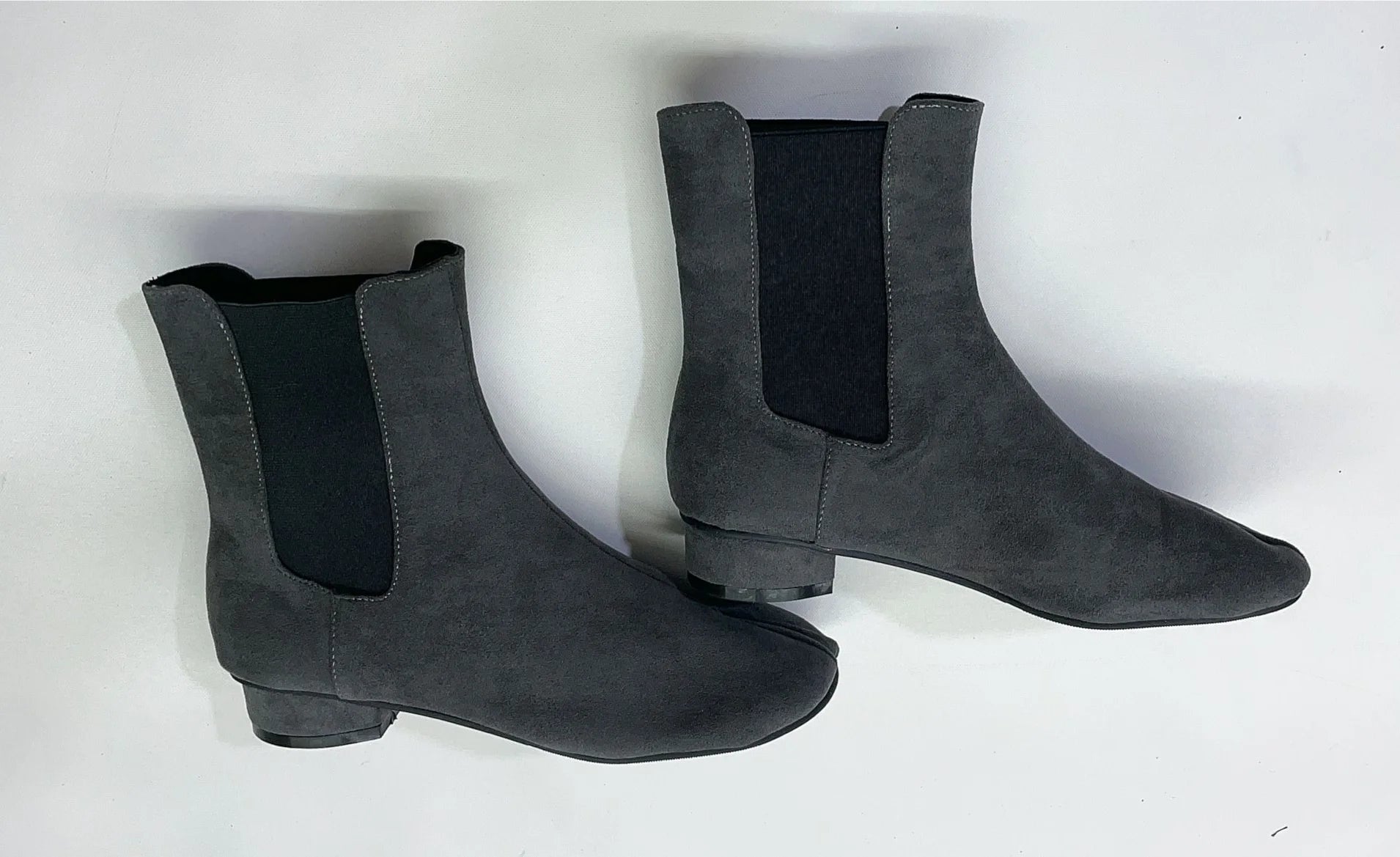 Gray Retro Tabi Toe Nubuck Ankle Boots – Chunky Low Heel Vintage Style