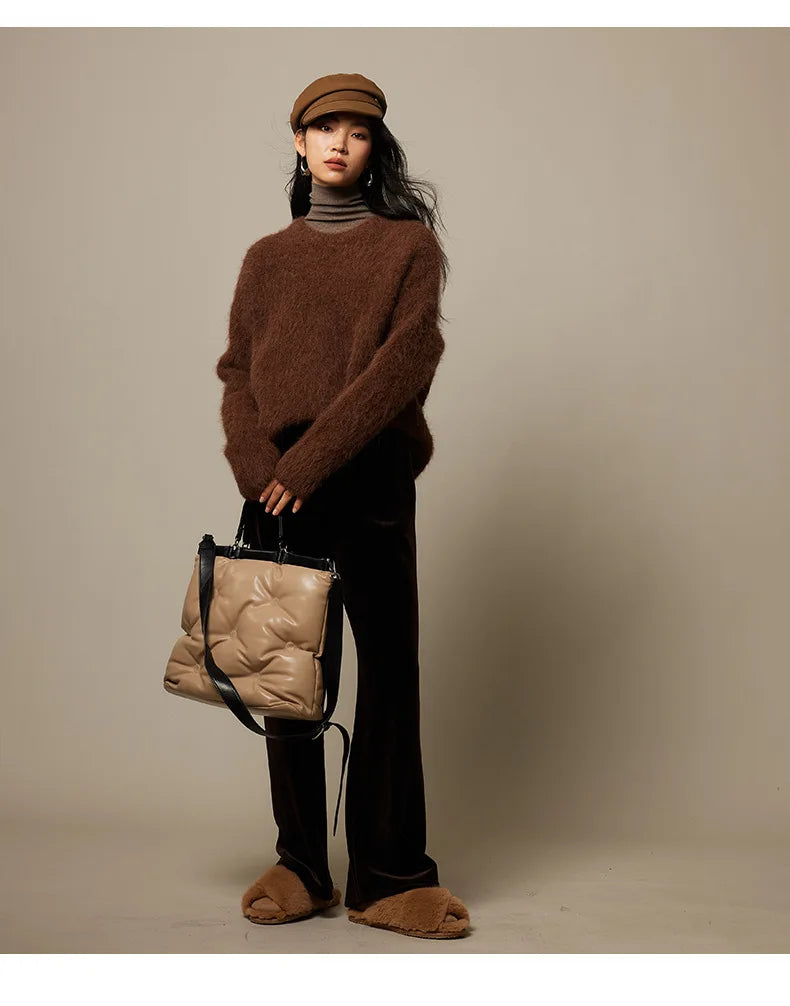 Warm Alpaca Pullover for Women – Fall/Winter 2025