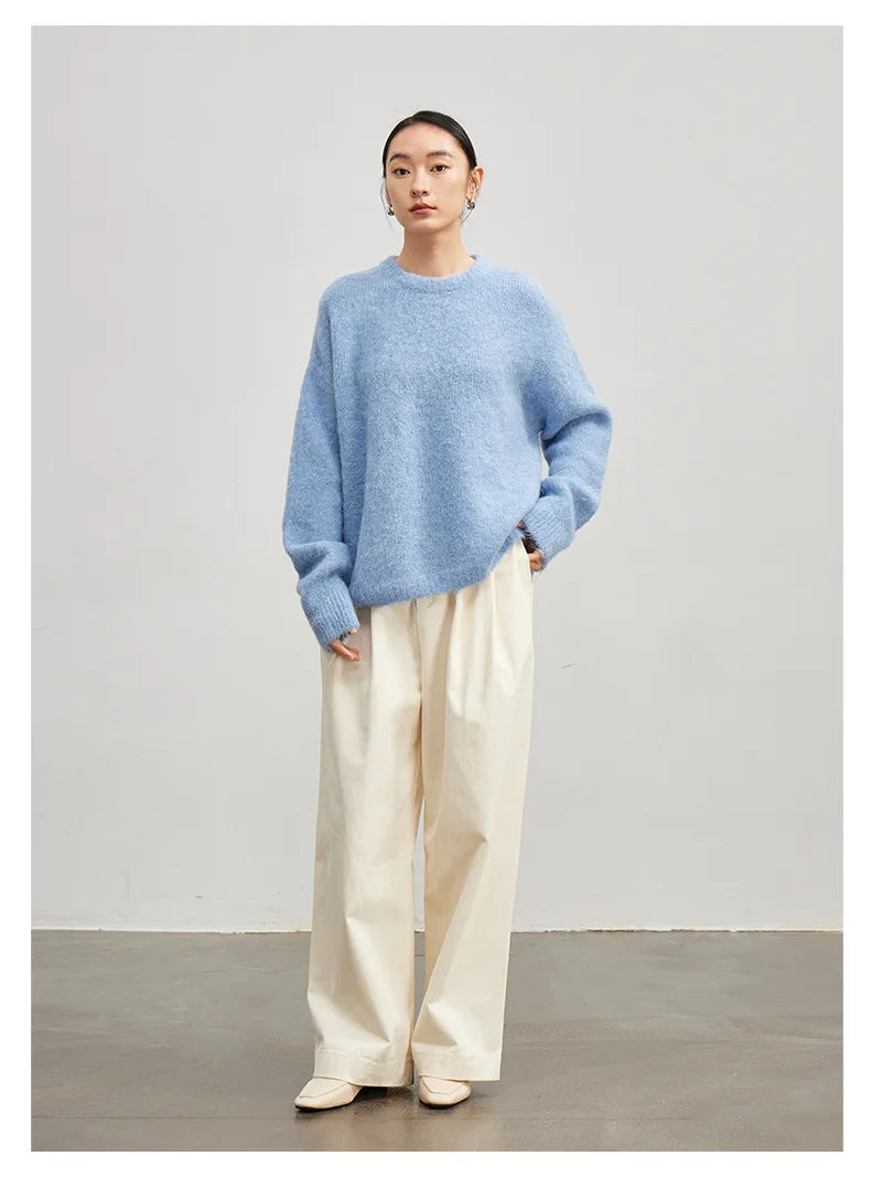 Warm Alpaca Pullover for Women – Fall/Winter 2025