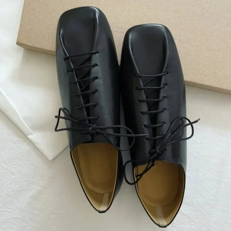 French Retro Pleated Cross-Tie Flats – Spring/Summer 2024