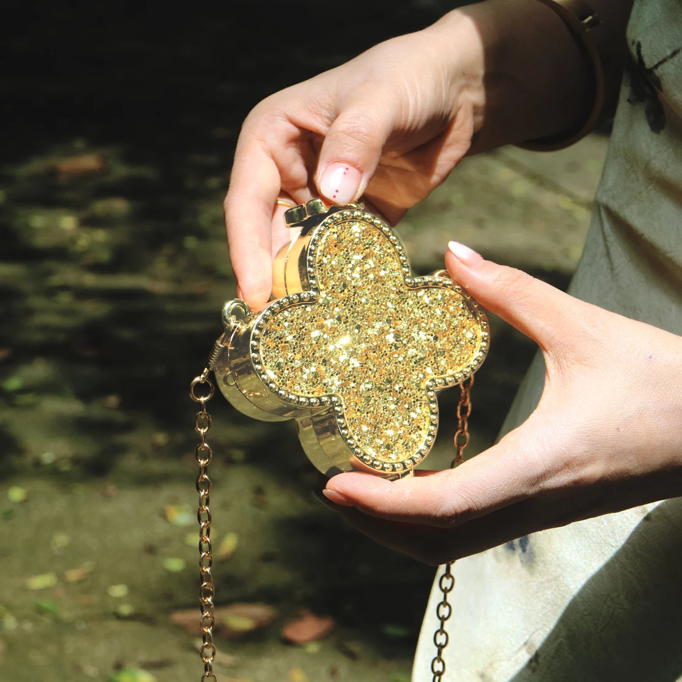 Luna Acrylic Clutch – Mini Luxury Evening Bag