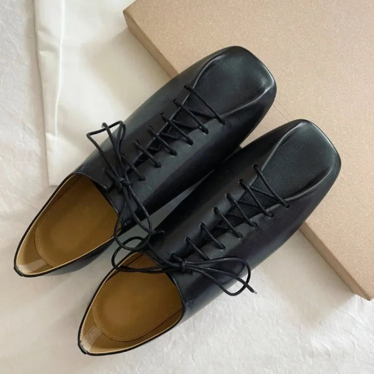 French Retro Pleated Cross-Tie Flats – Spring/Summer 2024