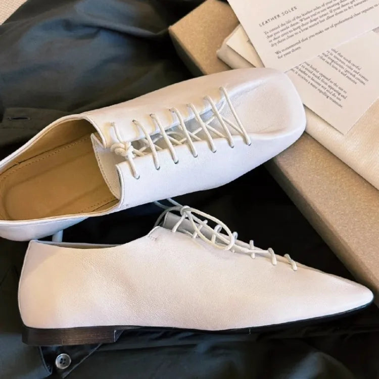 French Retro Pleated Cross-Tie Flats – Spring/Summer 2024