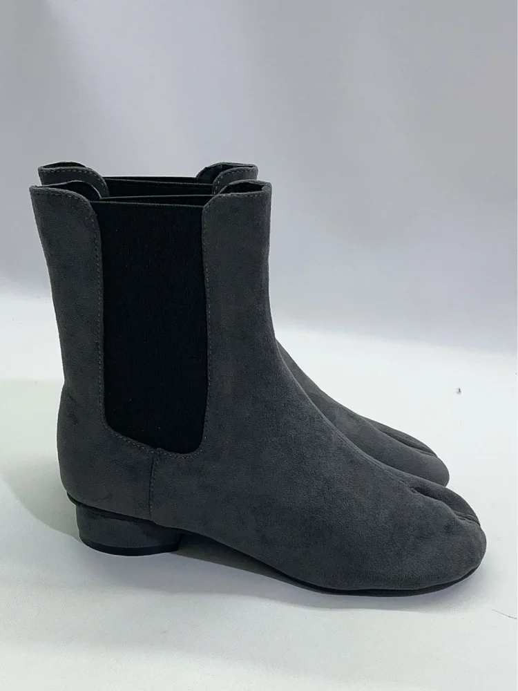 Gray Retro Tabi Toe Nubuck Ankle Boots – Chunky Low Heel Vintage Style