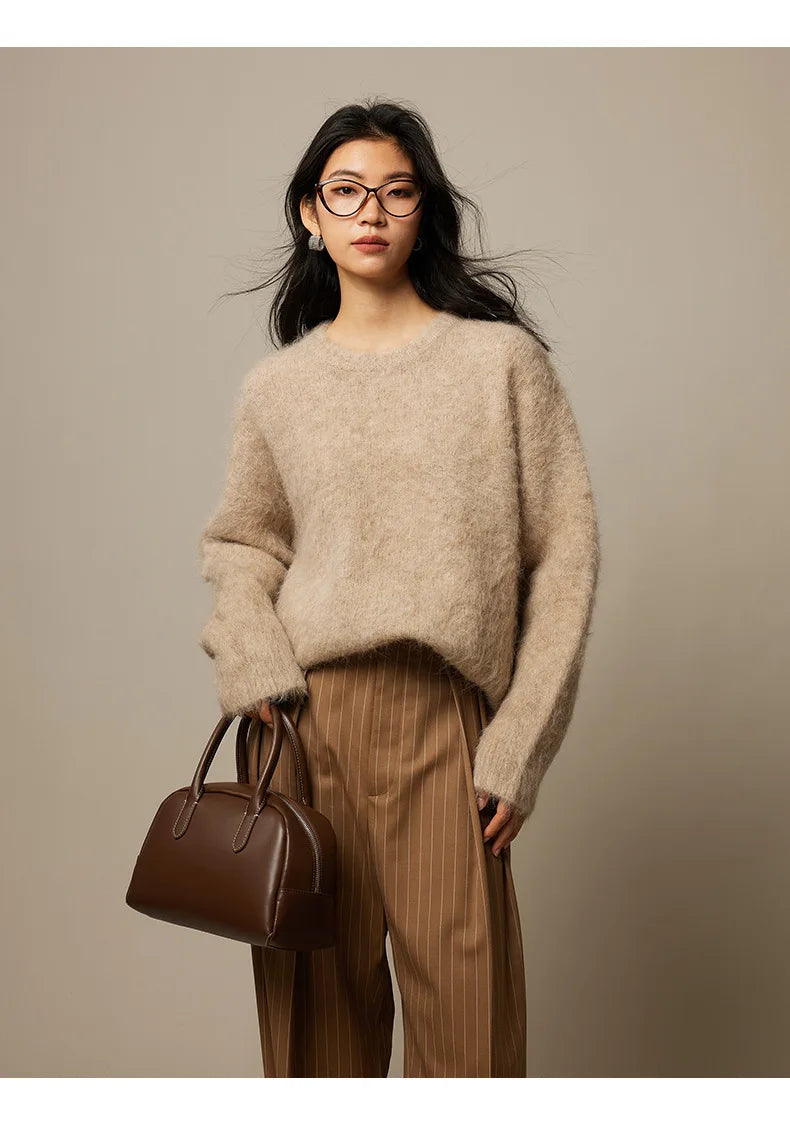 Warm Alpaca Pullover for Women – Fall/Winter 2025