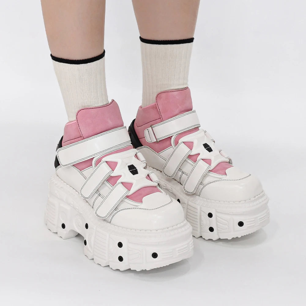 Pink Style Women’s Knee-High Boots – Lace-Up Platform Heel with Metal Detail