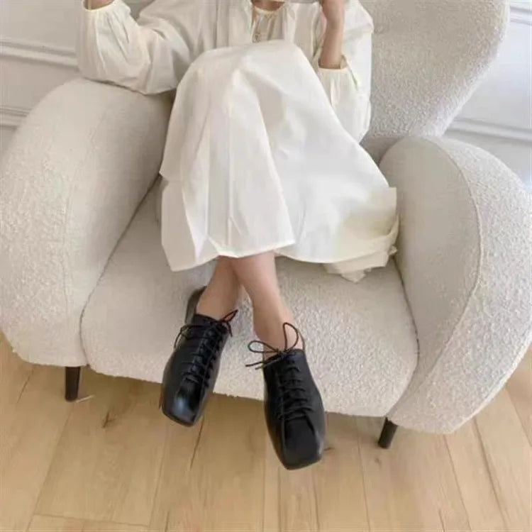 French Retro Pleated Cross-Tie Flats – Spring/Summer 2024