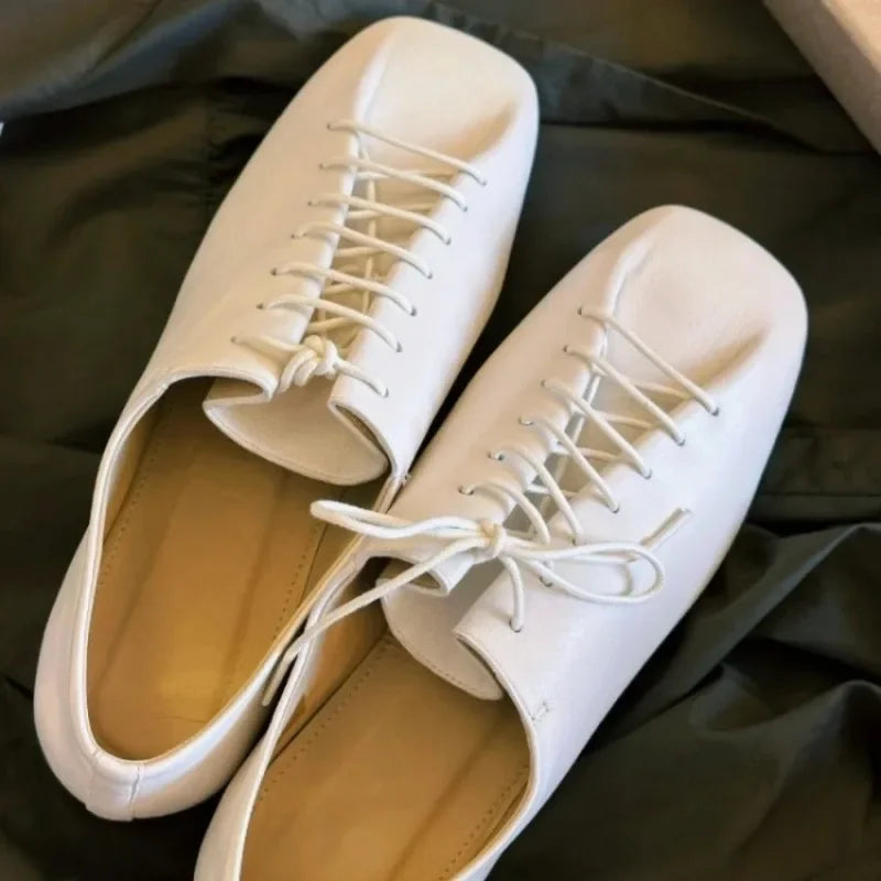 French Retro Pleated Cross-Tie Flats – Spring/Summer 2024