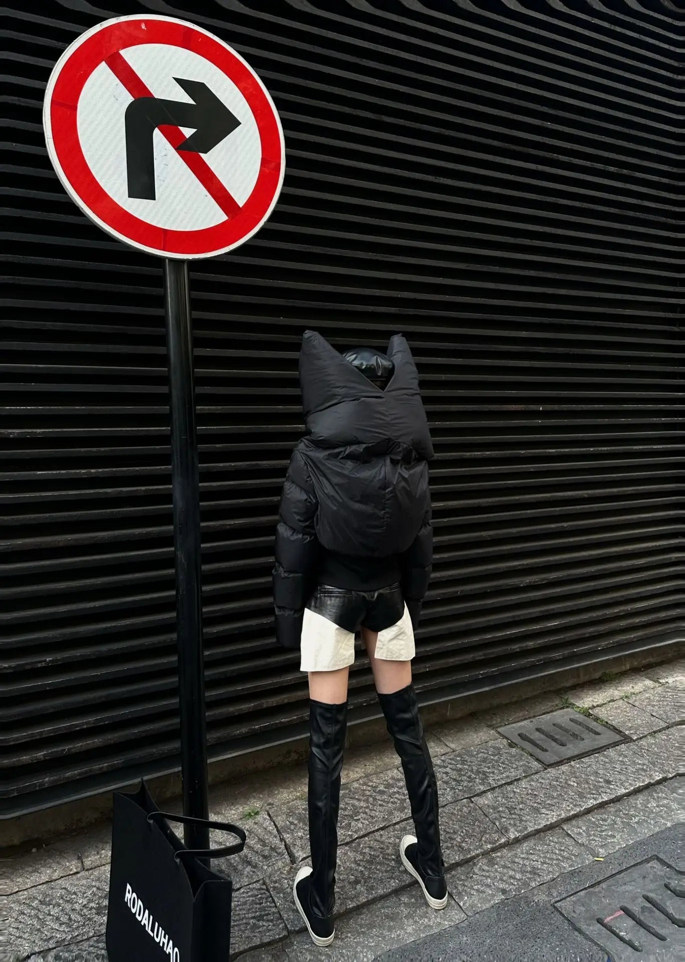 HKSH Asymmetrical Short Down Jacket – Stand Collar Dark Style Winter Coat for Women