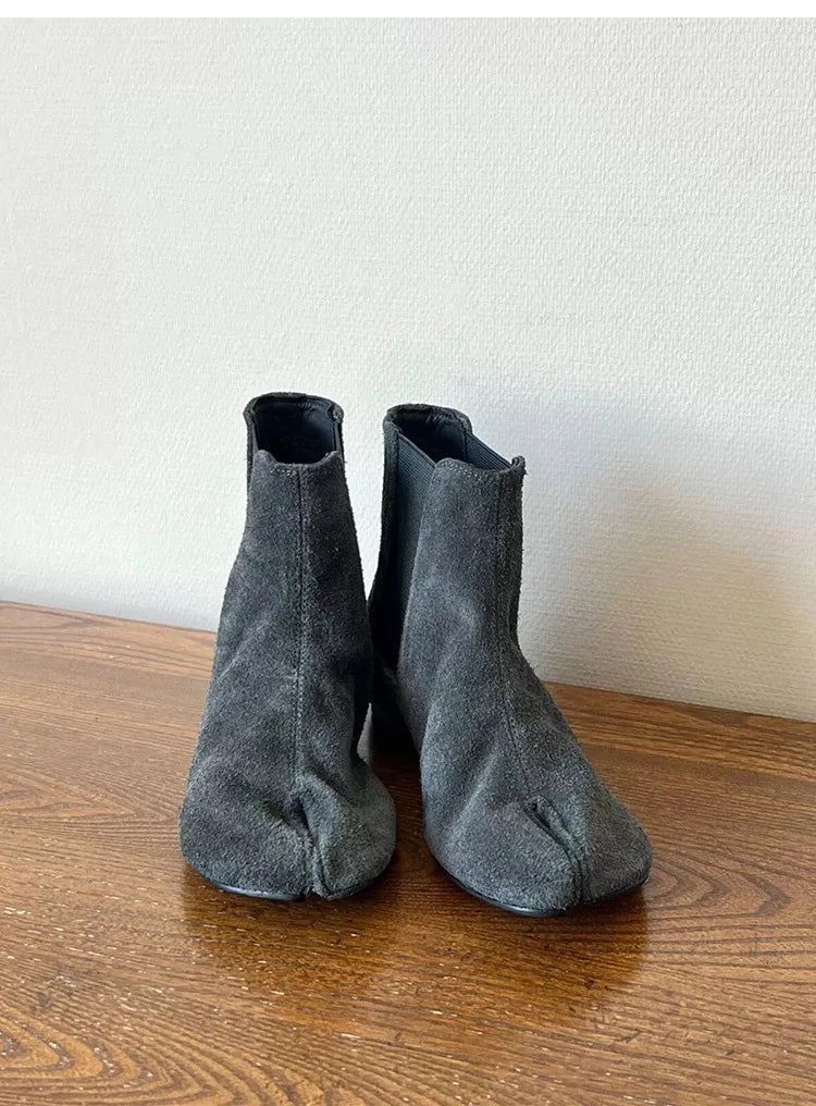 Gray Retro Tabi Toe Nubuck Ankle Boots – Chunky Low Heel Vintage Style
