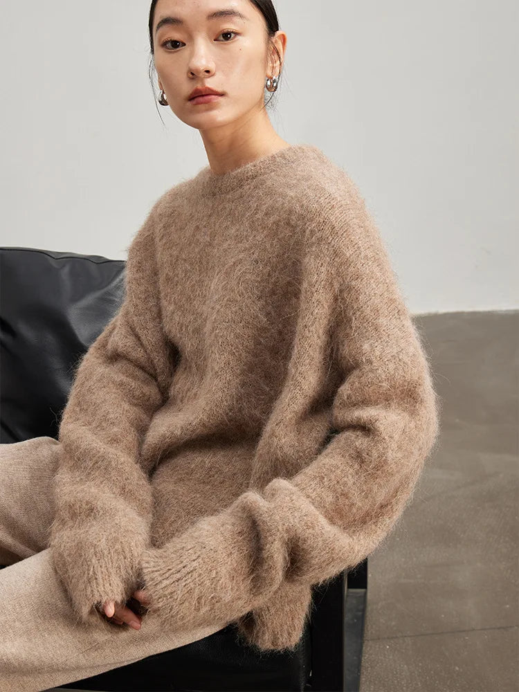 Warm Alpaca Pullover for Women – Fall/Winter 2025