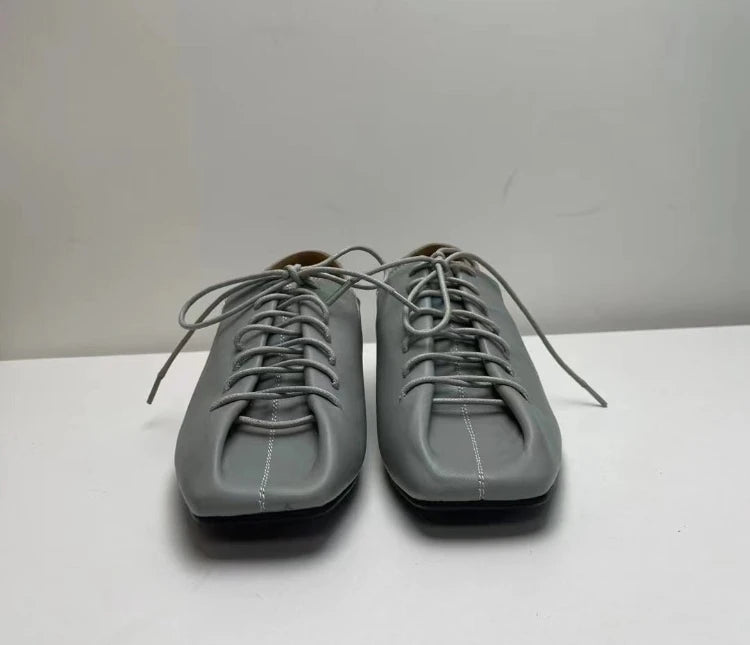 French Retro Pleated Cross-Tie Flats – Spring/Summer 2024